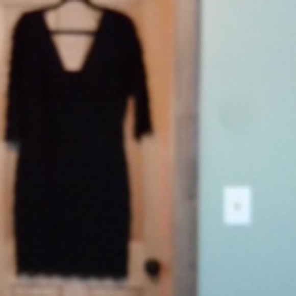 Black dress - Picture 4 of 4